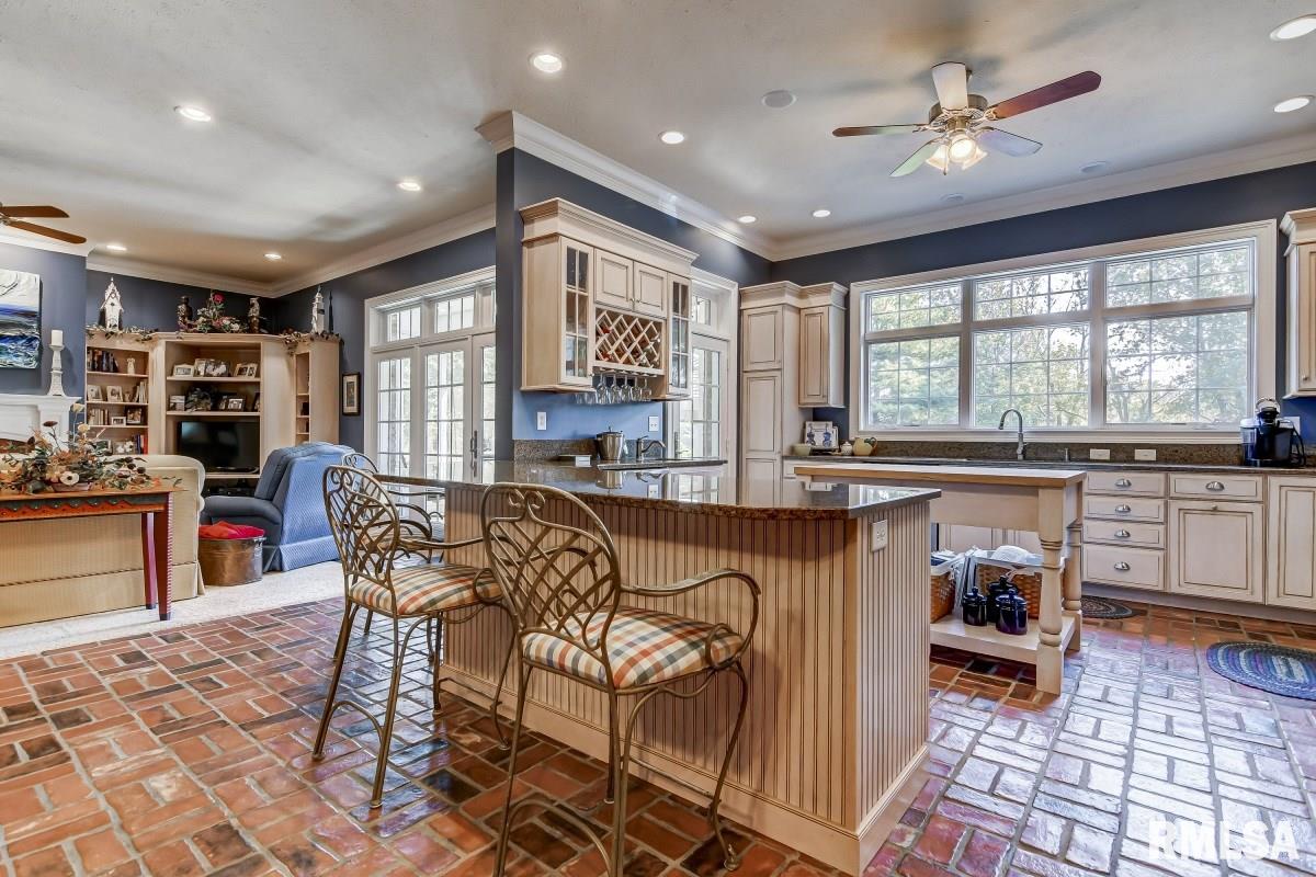 3400 Embassy Drive Springfield, IL 62711 - Photo 12 of 50