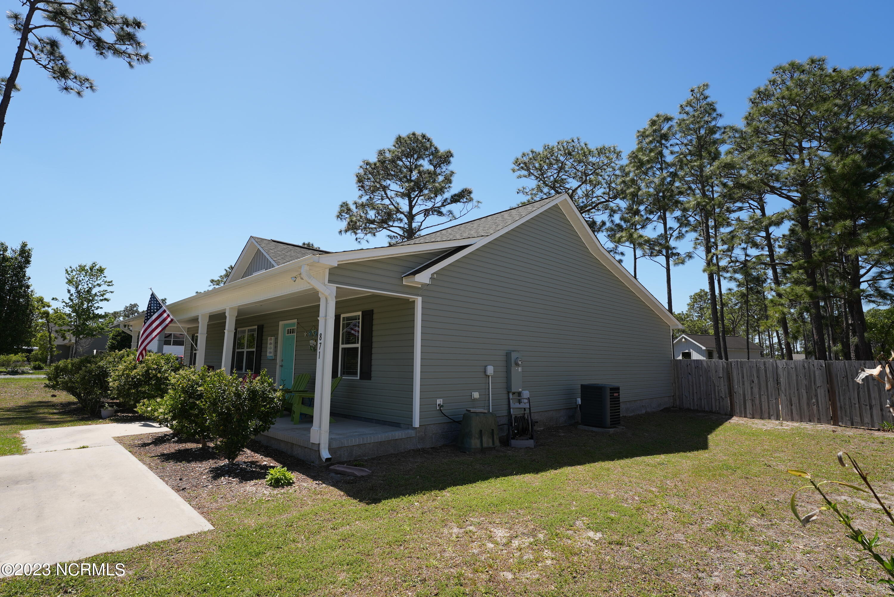 871 Cardinal Road Southport, NC 28461 - Photo 4 of 26 DSC00357