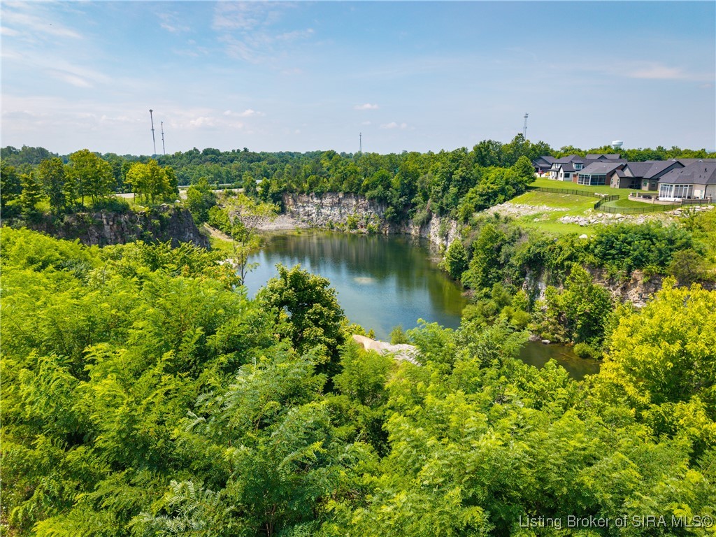 8005 Limestone Ridge Way Jeffersonville, IN 47130 - Photo 5 of 7