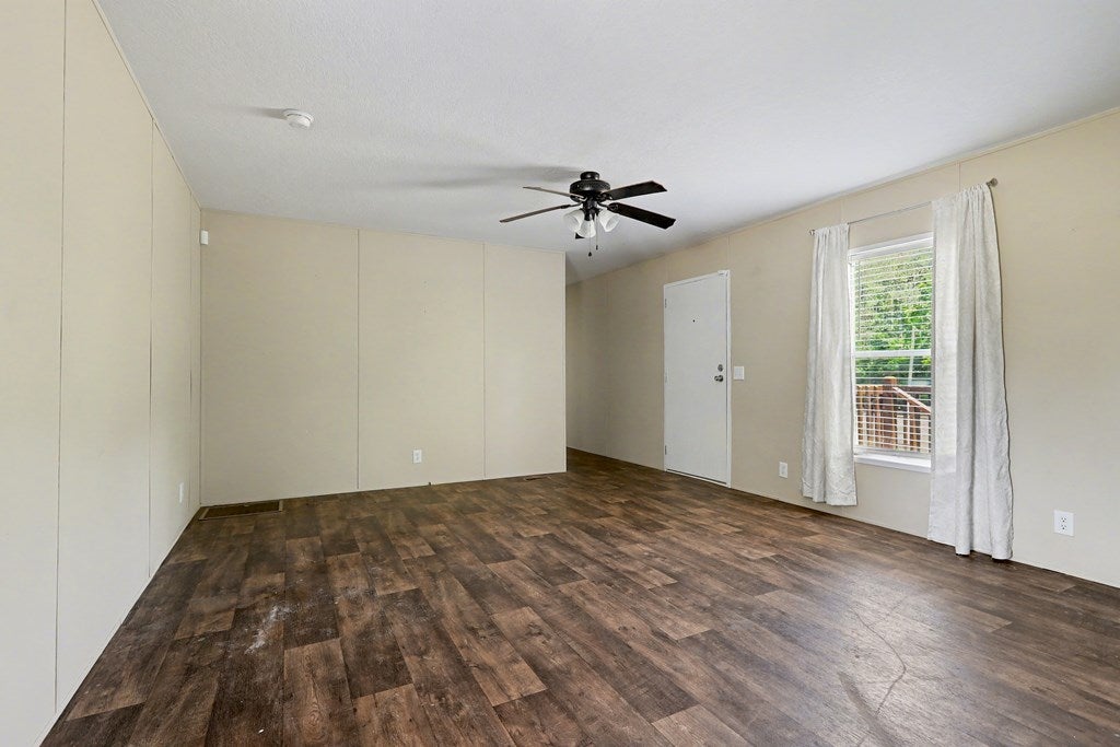 527 South Steel Bridge Road Eatonton, GA 31024 - Photo 10 of 36 Gallery Image 10