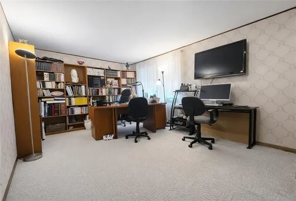 $335,000 | 7615 West 95th Street, Overland Park, KS 66212
