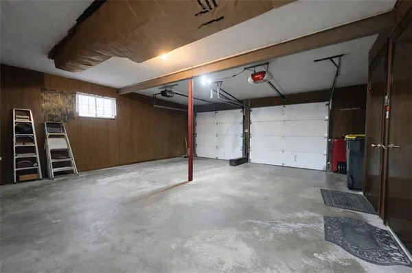 $335,000 | 7615 West 95th Street, Overland Park, KS 66212