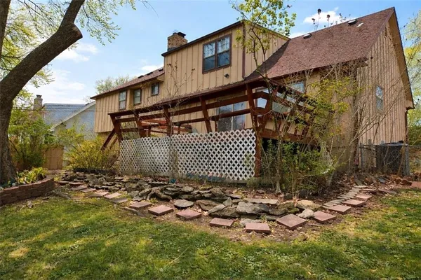 $335,000 | 7615 West 95th Street, Overland Park, KS 66212