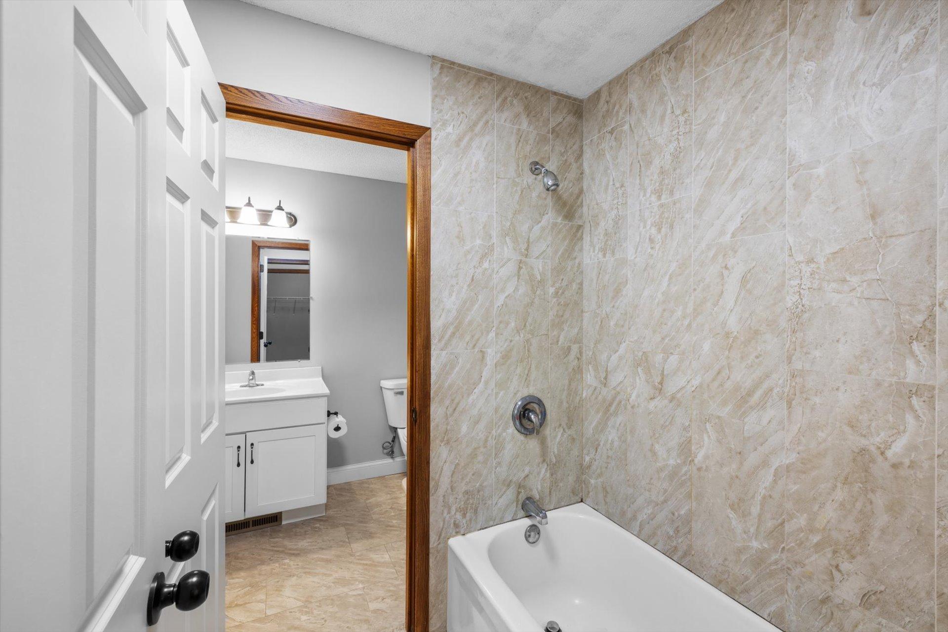 7405 Scot Terrace Eden Prairie, MN 55346 - Photo 9 of 29
