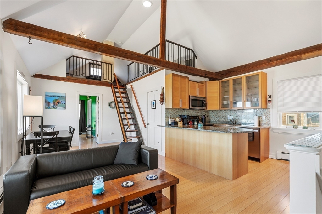 63 R Main Street, Unit 2 Rockport, MA 01966 - Photo 6 of 40 Gallery Image 6