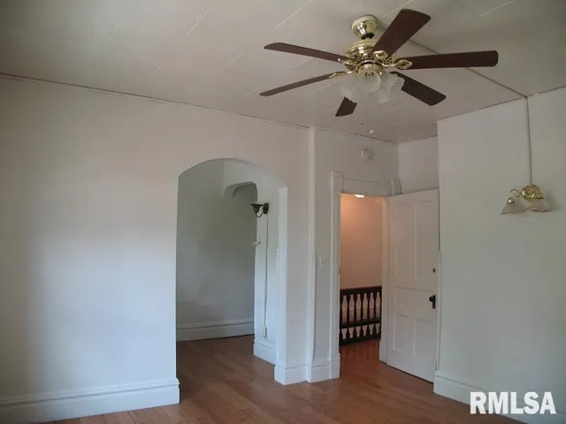 $155,000 | 516 Northeast Madison Avenue, Peoria, IL 61603