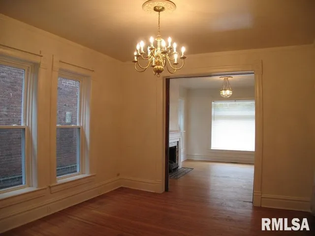 $155,000 | 516 Northeast Madison Avenue, Peoria, IL 61603