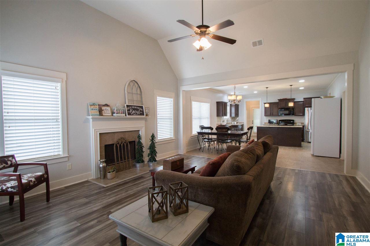 1162 Emerald Ridge Drive Calera, AL 35040 - Photo 4 of 32
