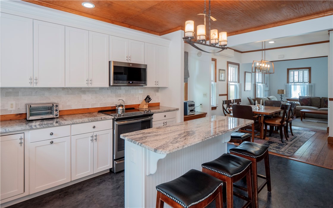 8 Prescott Hall Road Newport, RI 02840 - Photo 17 of 45