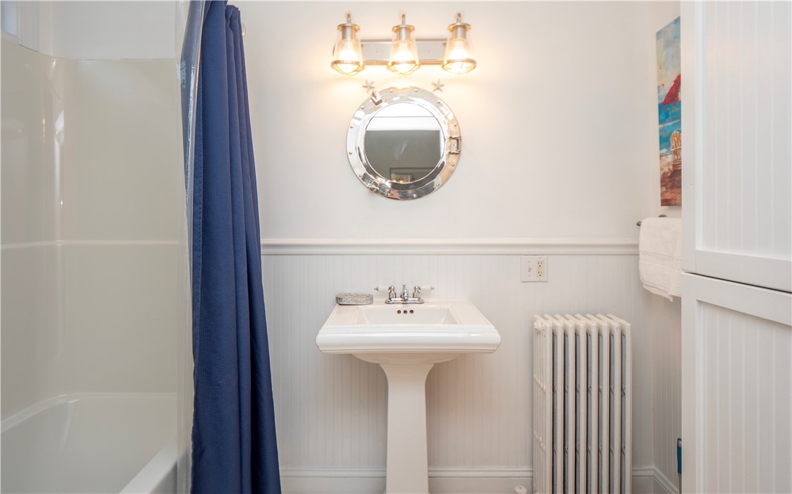 8 Prescott Hall Road Newport, RI 02840 - Photo 22 of 45