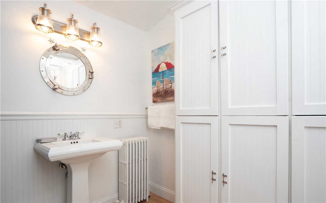 8 Prescott Hall Road Newport, RI 02840 - Photo 25 of 45