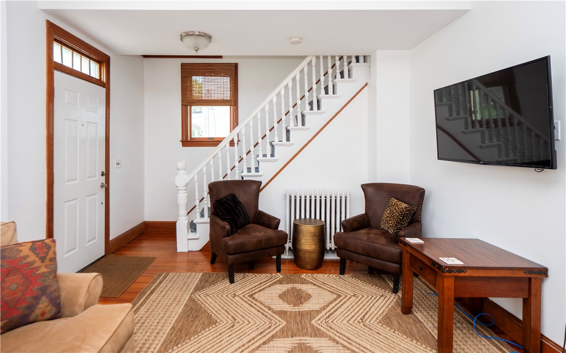8 Prescott Hall Road Newport, RI 02840 - Photo 4 of 45