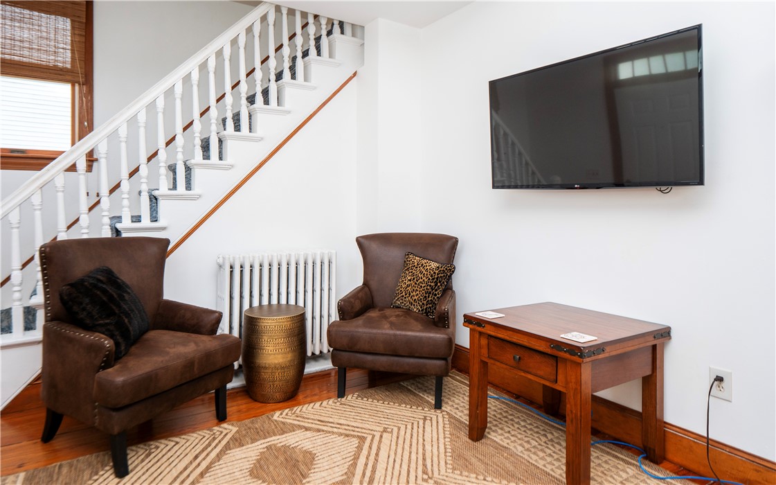 8 Prescott Hall Road Newport, RI 02840 - Photo 5 of 45
