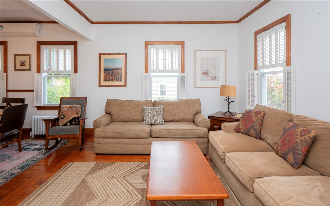 8 Prescott Hall Road Newport, RI 02840 - Photo 6 of 45