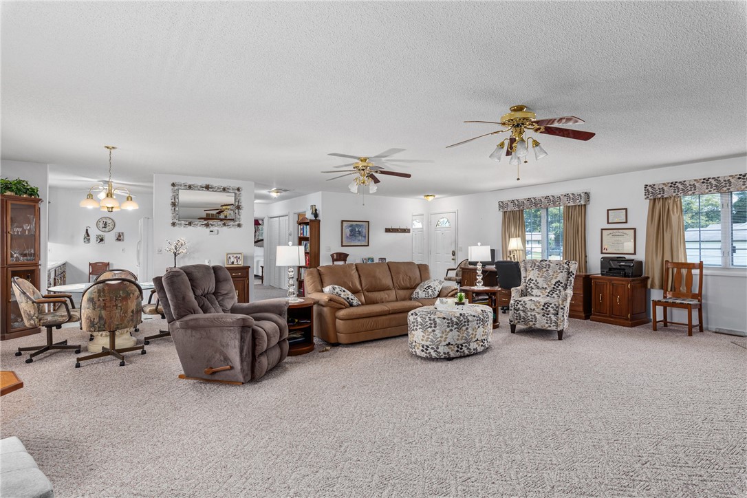 305 Wall Street Findlay, IL 62534 - Photo 4 of 22