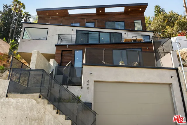 a view of house with outdoor space