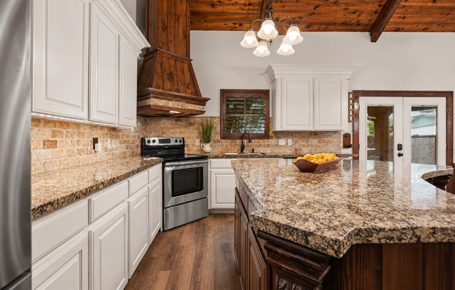 312 Springwood Drive Conroe, TX 77385 - Photo 18 of 50 The unique design of the kitchen gives the home that perfect touch of charm.