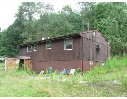 1690 Gilmar Road Apollo, PA 15613 - Photo 2 of 6 Exterior Back.
