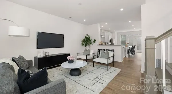 $2,900 | 2635 West Trade Street, Unit ASHER, Charlotte, NC 28208