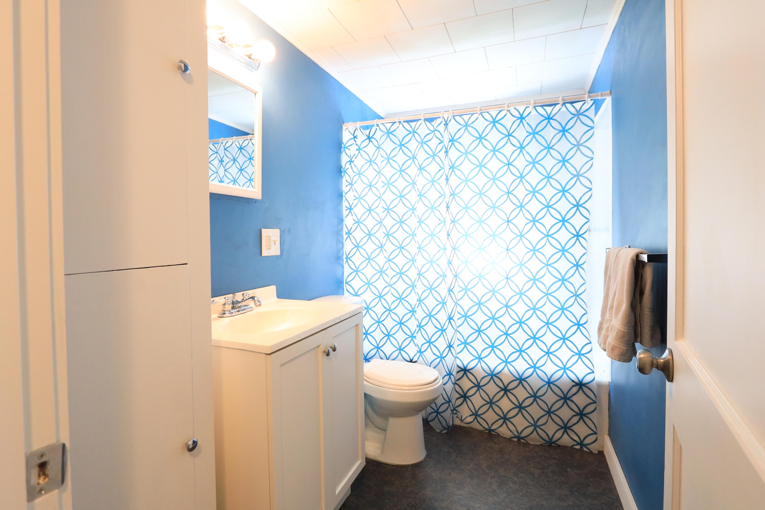 8 Chapel Road Orono, ME 04473 - Photo 22 of 29 22 2nd Floor Bathroom
