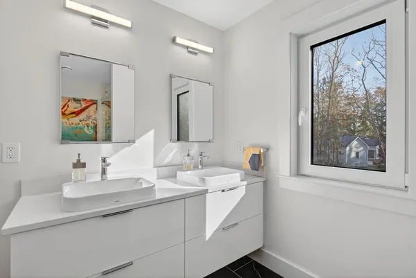 $1,650,000 | 55 Hawthorne Lane, South Portland, ME 04106
