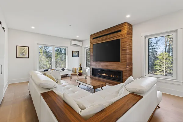 $1,650,000 | 55 Hawthorne Lane, South Portland, ME 04106