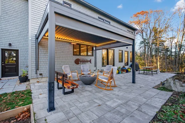 $1,650,000 | 55 Hawthorne Lane, South Portland, ME 04106