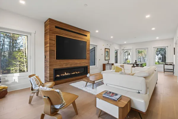 $1,650,000 | 55 Hawthorne Lane, South Portland, ME 04106