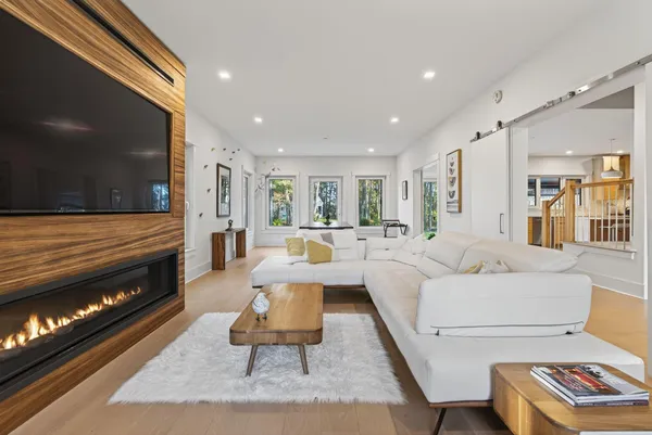 $1,650,000 | 55 Hawthorne Lane, South Portland, ME 04106
