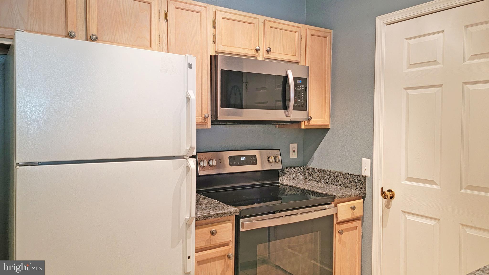 1591 Spring Gate Dr., Unit 3315 McLean, VA 22102 - Photo 13 of 69 KITCHEN