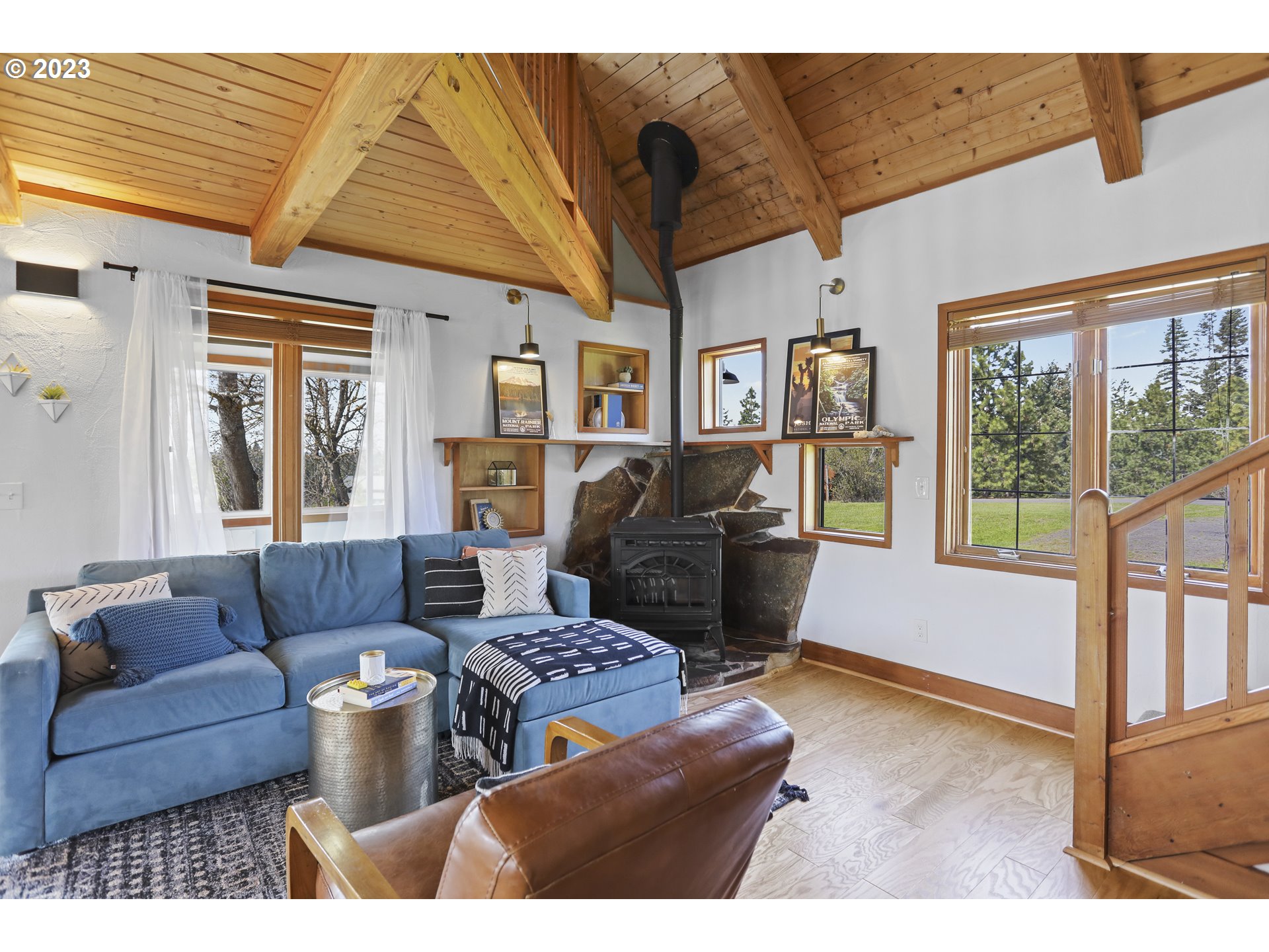 238 Acme Road White Salmon, WA 98672 - Photo 16 of 48 a living room with furniture and a window