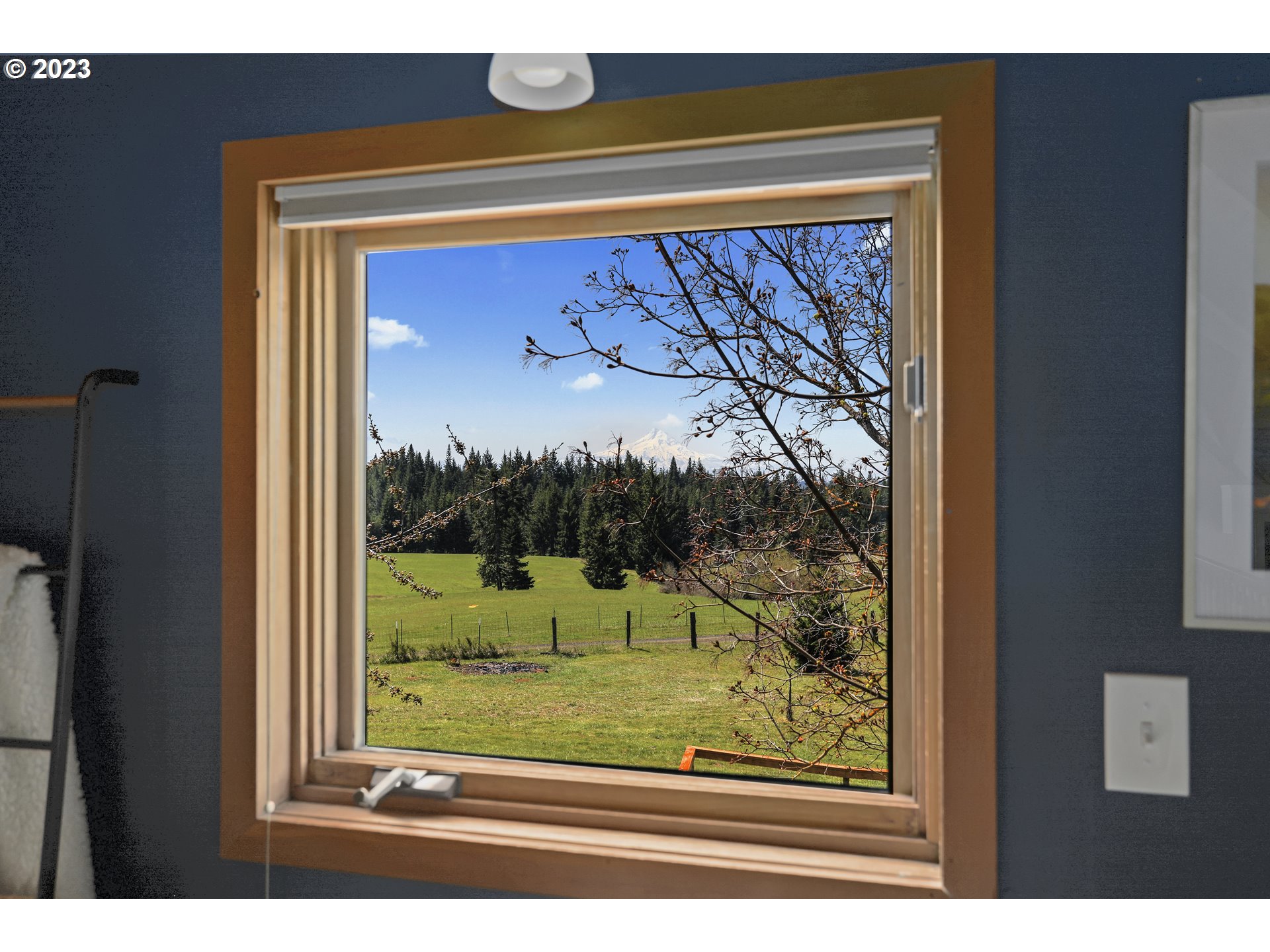 238 Acme Road White Salmon, WA 98672 - Photo 24 of 48 a view of a window