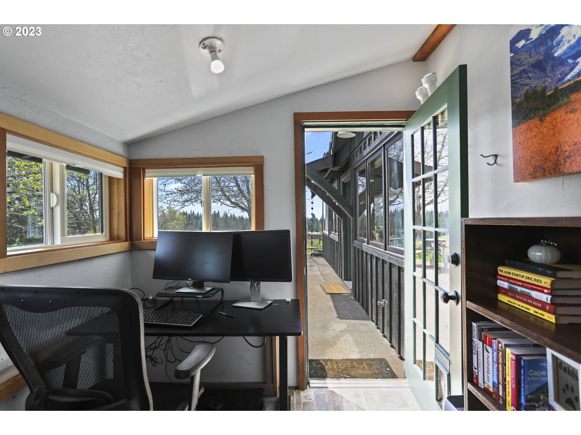 238 Acme Road White Salmon, WA 98672 - Photo 28 of 48 a balcony view with furniture and a window