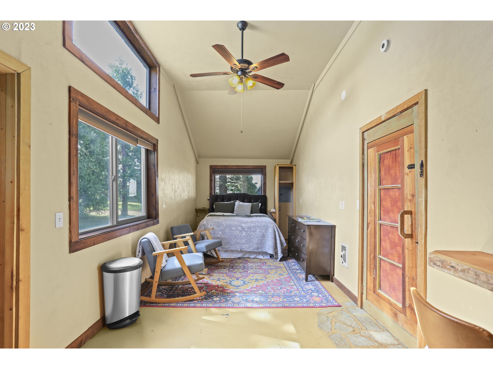 238 Acme Road White Salmon, WA 98672 - Photo 31 of 48 a living room with furniture and a large window