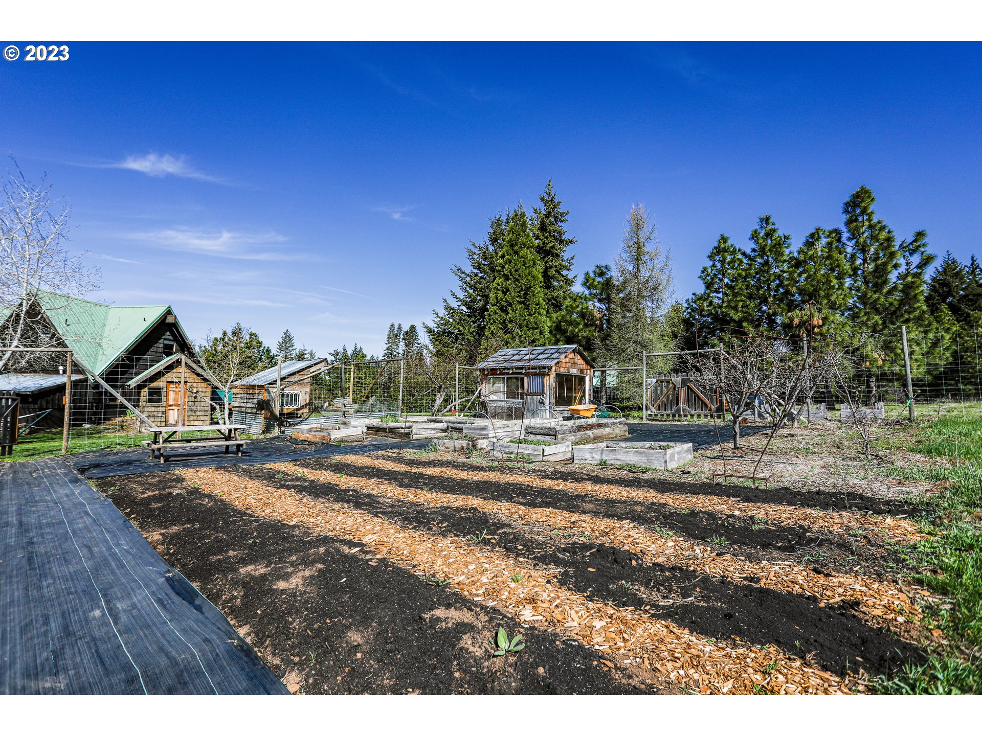 238 Acme Road White Salmon, WA 98672 - Photo 35 of 48 a view of a house with a yard