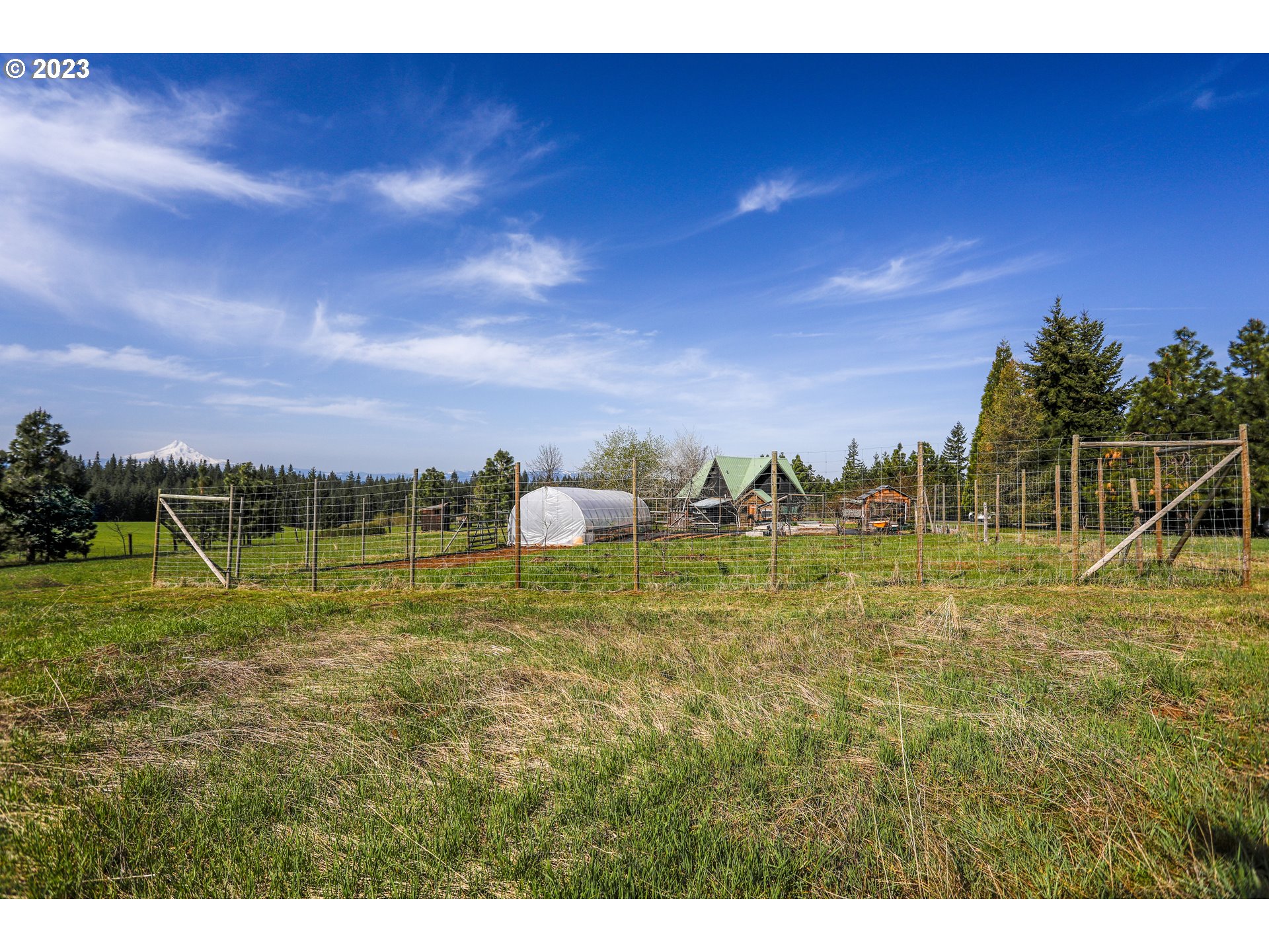 238 Acme Road White Salmon, WA 98672 - Photo 36 of 48 a view of a field with houses