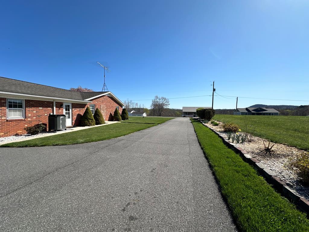 760 Breezy Ridge Road Woodlawn, VA 24381 - Photo 2 of 48 Gallery Image 2