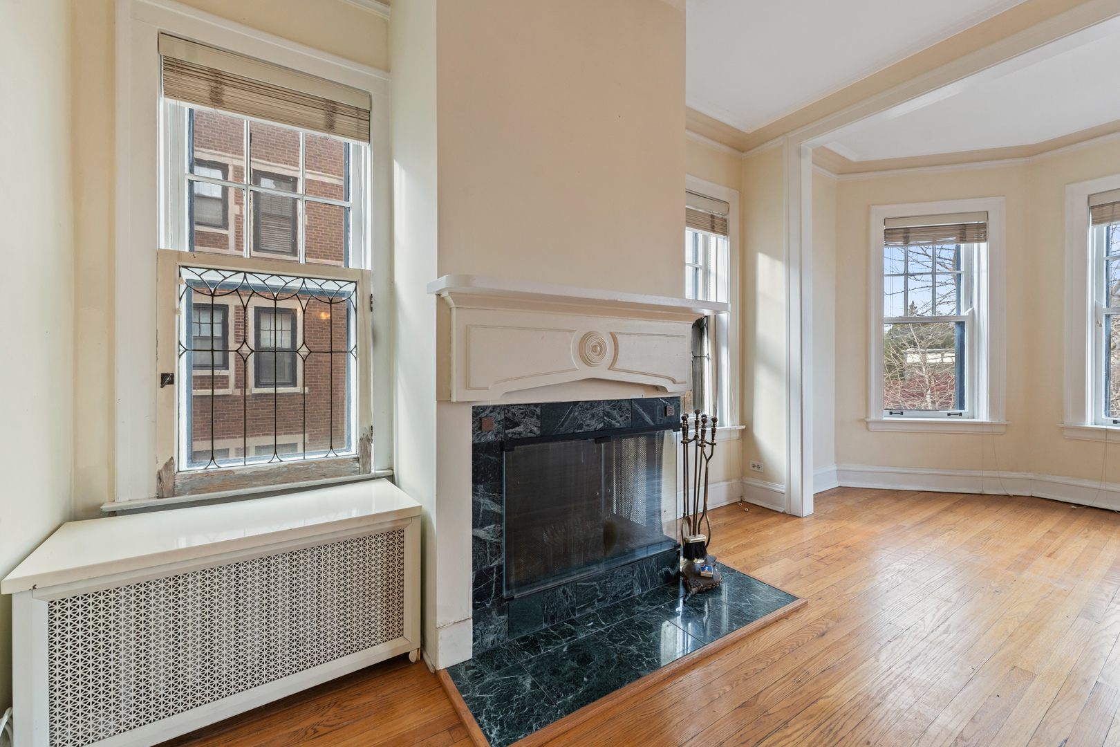 628 Sheridan Square, Unit 2 Evanston, IL 60202 - Photo 4 of 35