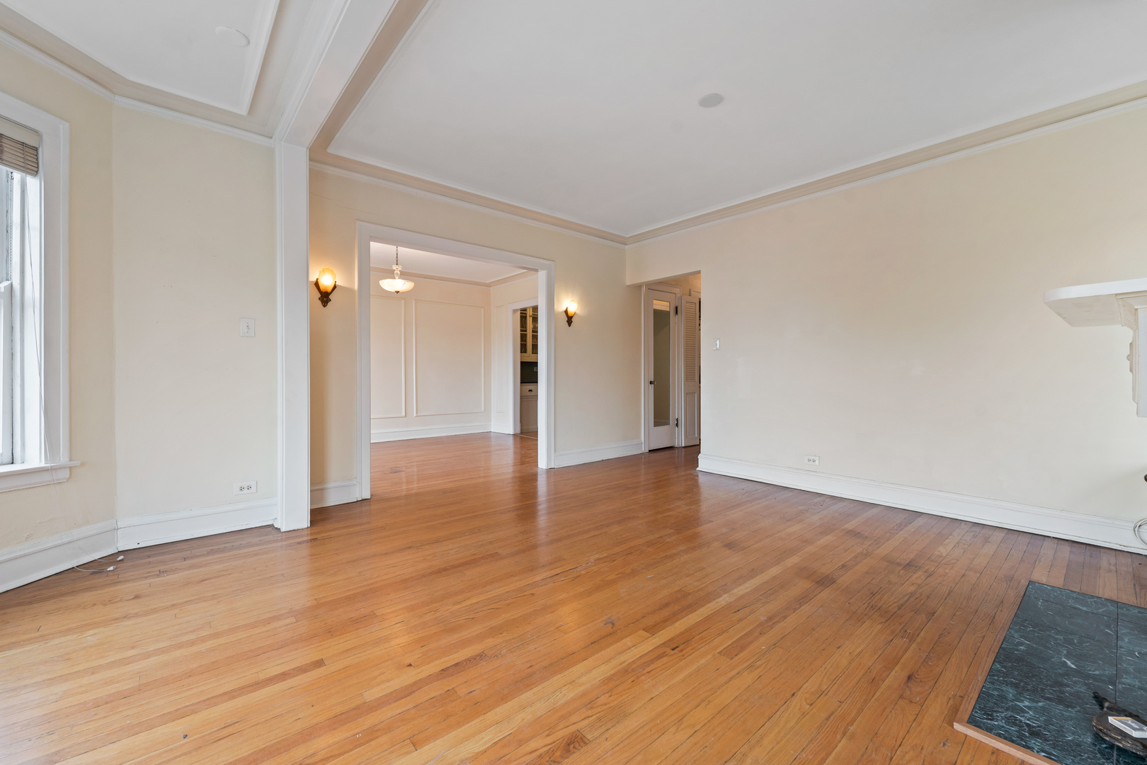 628 Sheridan Square, Unit 2 Evanston, IL 60202 - Photo 7 of 35