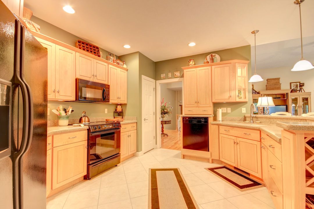 4332 Creek Road Springfield, IL 62711 - Photo 12 of 36