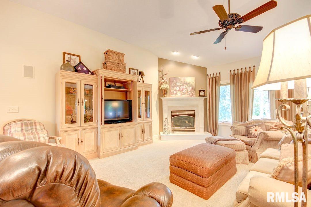 4332 Creek Road Springfield, IL 62711 - Photo 2 of 36