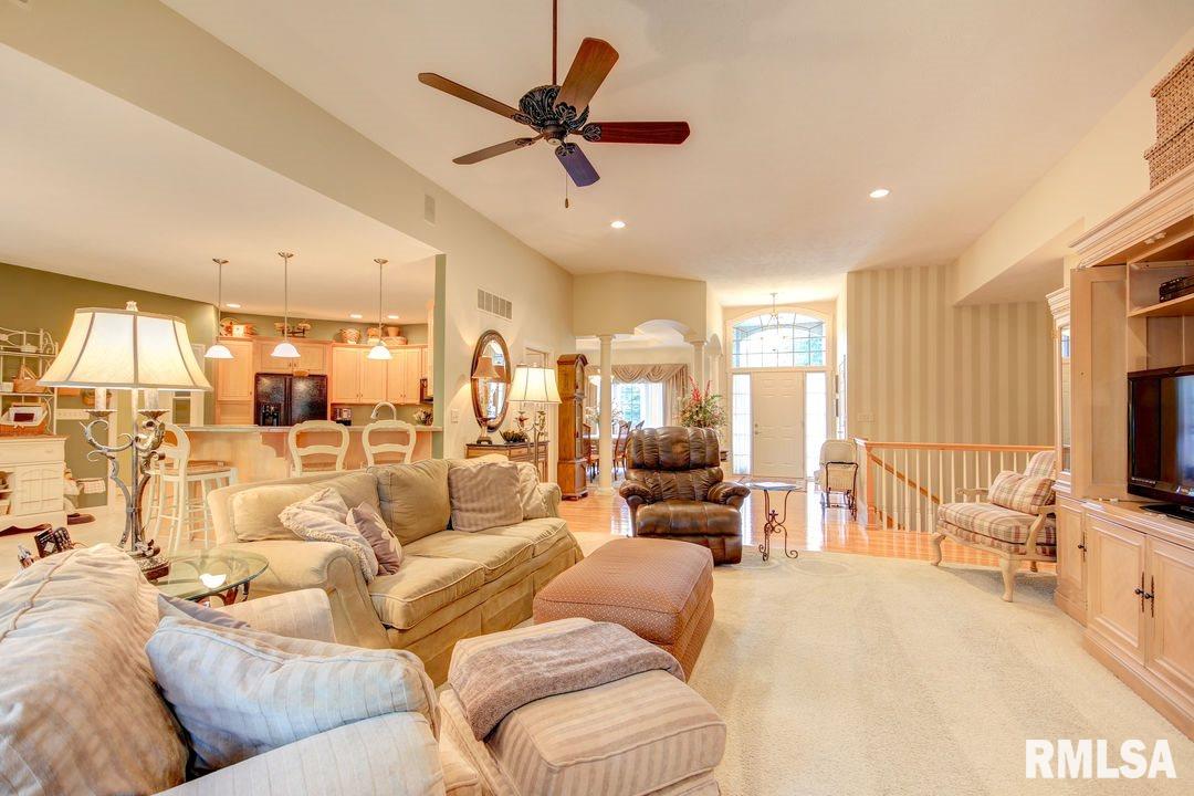 4332 Creek Road Springfield, IL 62711 - Photo 4 of 36