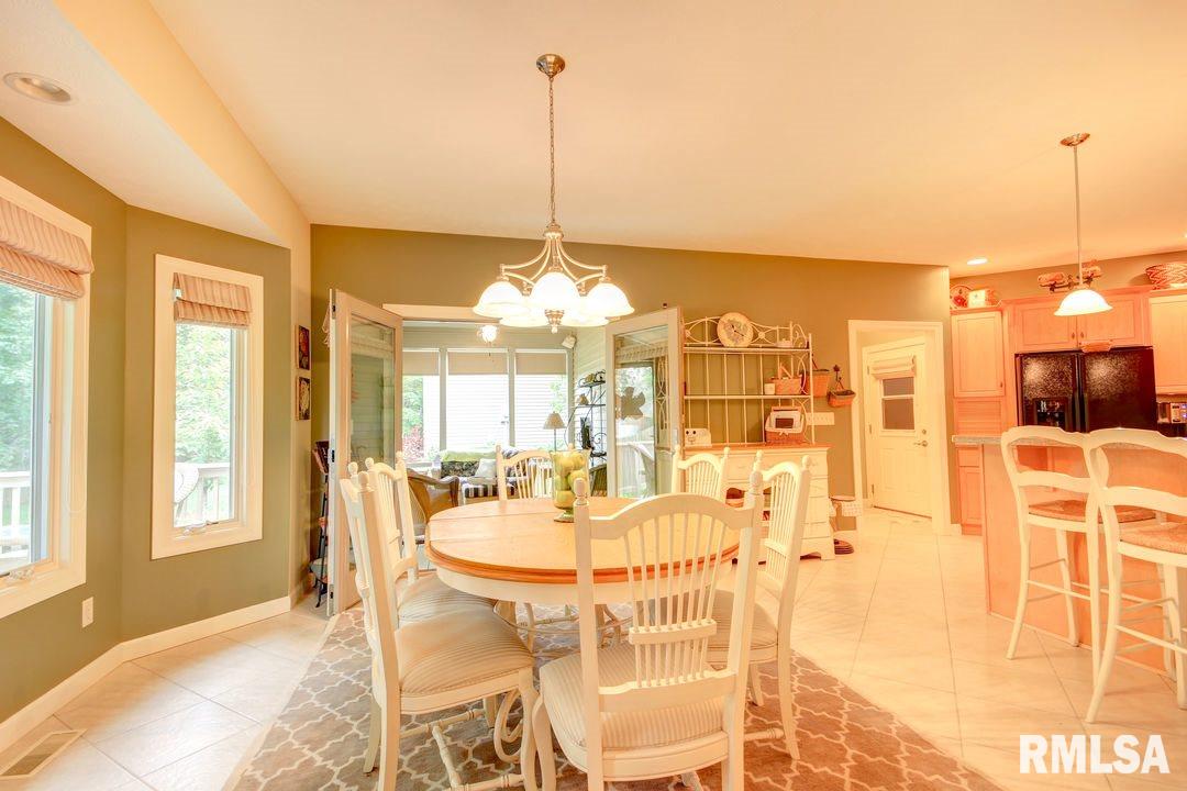 4332 Creek Road Springfield, IL 62711 - Photo 7 of 36