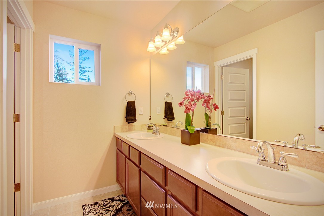 4177 Southwest Colbert Way Port Orchard, WA 98367 - Photo 12 of 19 Gallery Image 12
