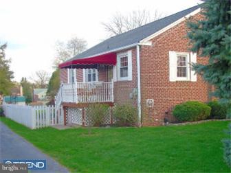 10911 Knights Road Philadelphia, PA 19154 - Photo 6 of 12 Exterior Side