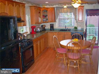 10911 Knights Road Philadelphia, PA 19154 - Photo 7 of 12 Kitchen