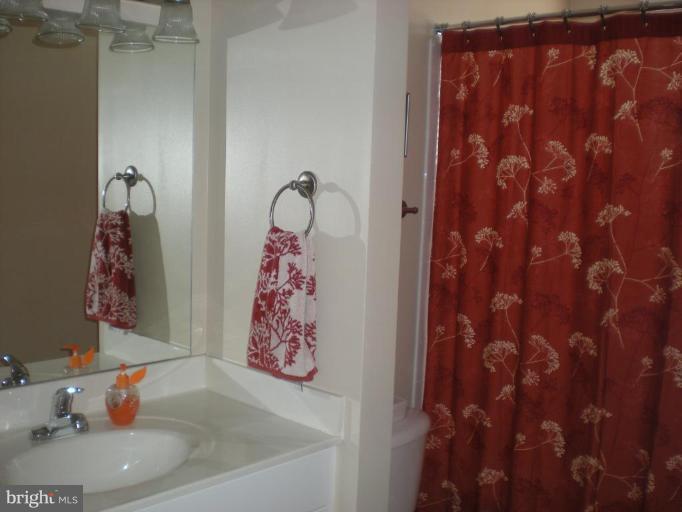 504 Sunset View Terrace Southeast, Unit 208 Leesburg, VA 20175 - Photo 7 of 14 Bath #2