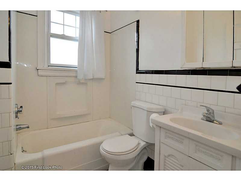 10 Cummings Road Newport, RI 02840 - Photo 18 of 25 Bathroom.
