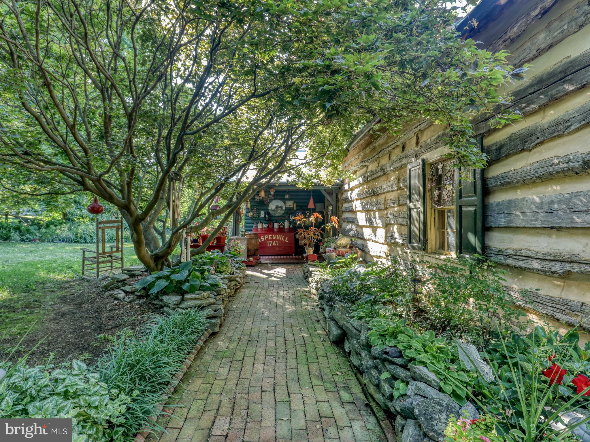 1965 North Mildred Street Ranson, WV 25438 - Photo 7 of 52