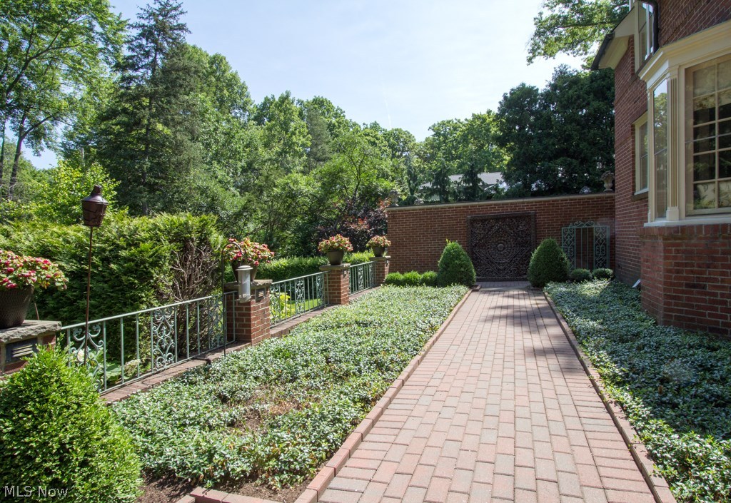 178 Hampshire Road Akron, OH 44313 - Photo 24 of 33 Gallery Image 24